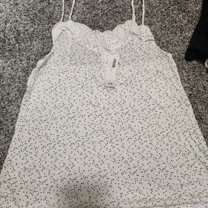 🚨🚨FREE with any $25 purchase!! Old Navy White Tank Top with Black Dots